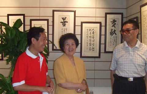 大爱不倒主编山川介绍展览情况 大爱不倒主编山川介绍展览情况
