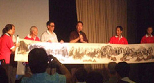孔昭金在首届大爱不倒会上 孔昭金在首届大爱不倒会上